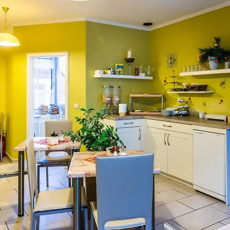 Lachmoewe 3*